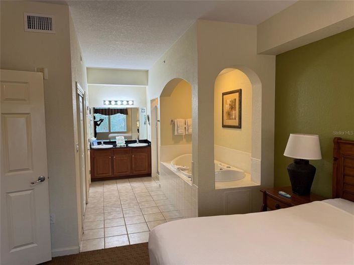 Image No.14-2 Bed Property for sale