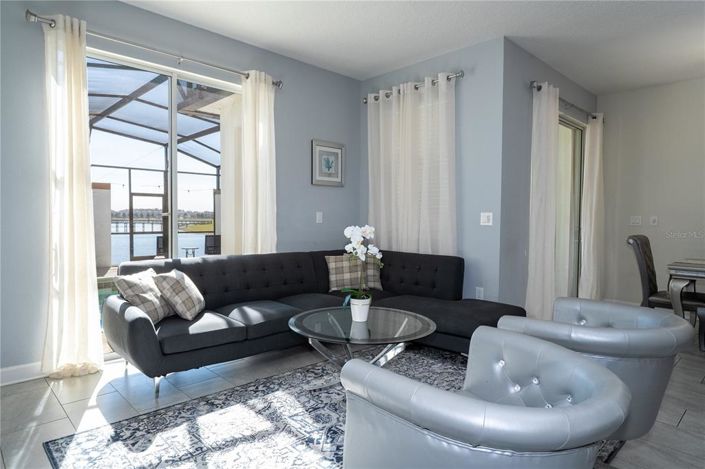 Image No.40-4 Bed Townhouse for sale