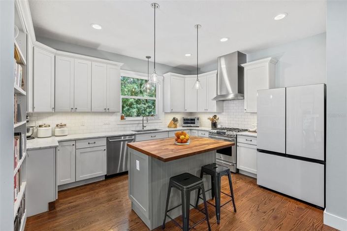 Image No.14-5 Bed Property for sale