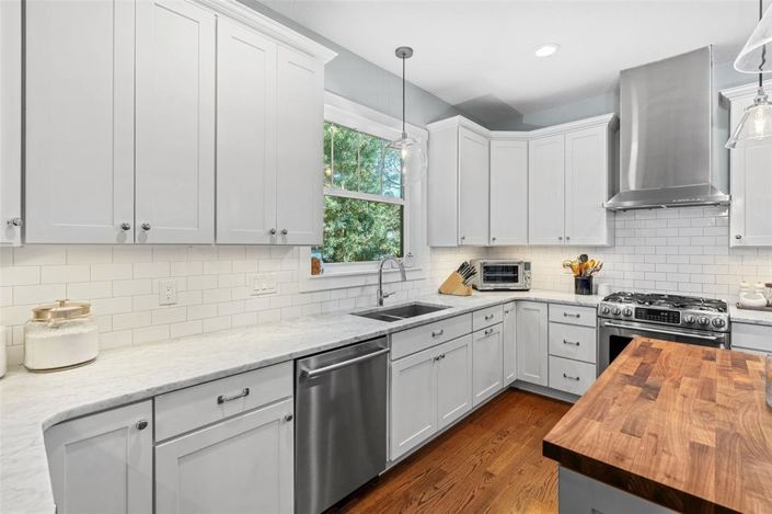 Image No.16-5 Bed Property for sale