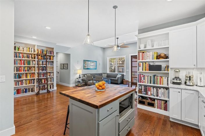 Image No.17-5 Bed Property for sale