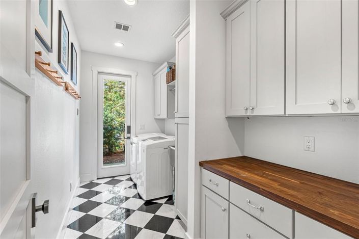 Image No.18-5 Bed Property for sale