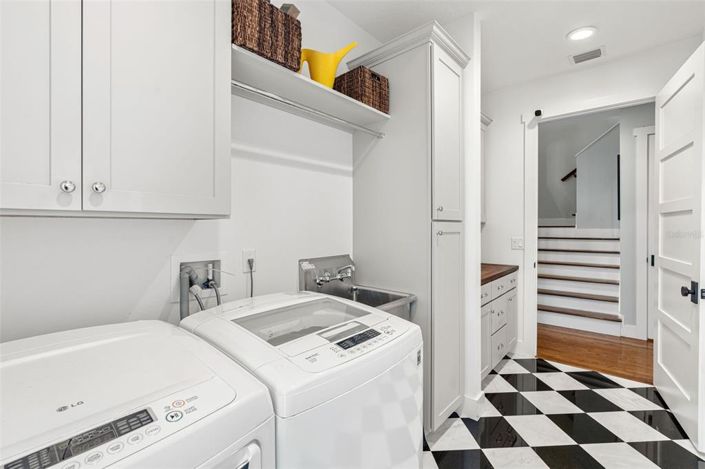 Image No.19-5 Bed Property for sale