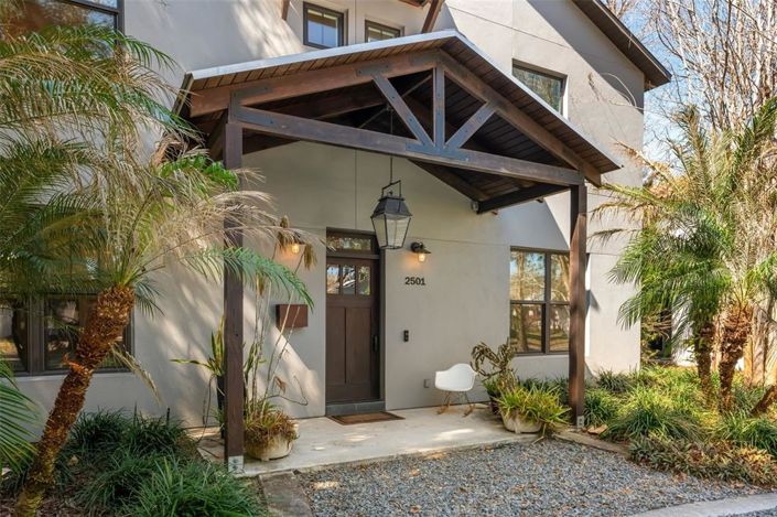 Image No.2-5 Bed Property for sale