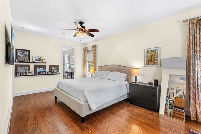 Image No.22-5 Bed Property for sale