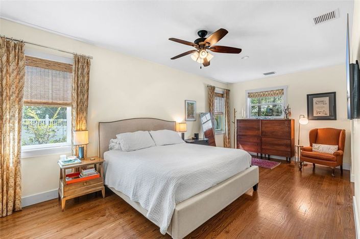 Image No.23-5 Bed Property for sale