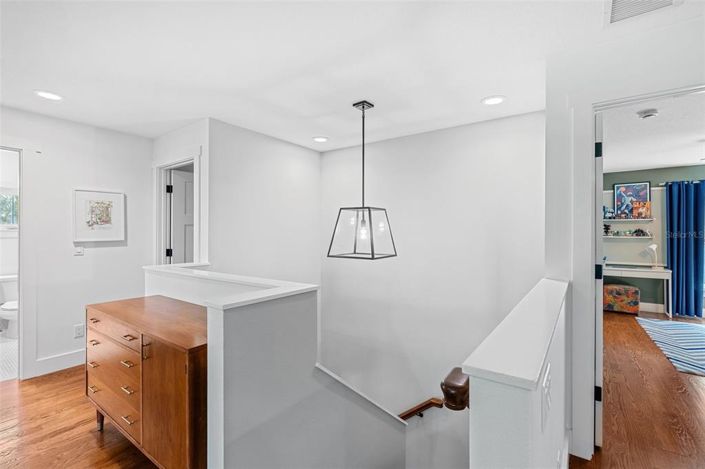 Image No.40-5 Bed Property for sale