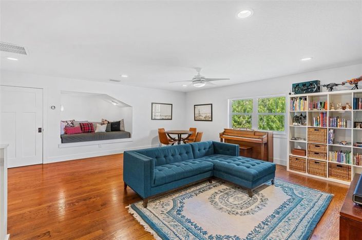 Image No.41-5 Bed Property for sale