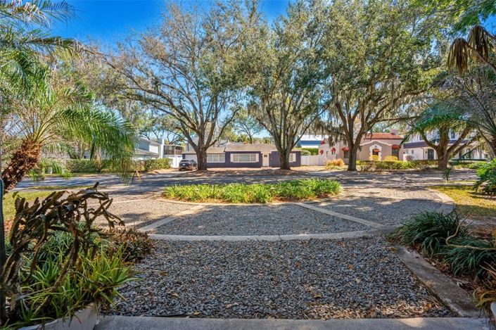 Image No.56-5 Bed Property for sale