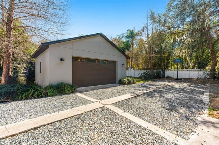 Image No.60-5 Bed Property for sale