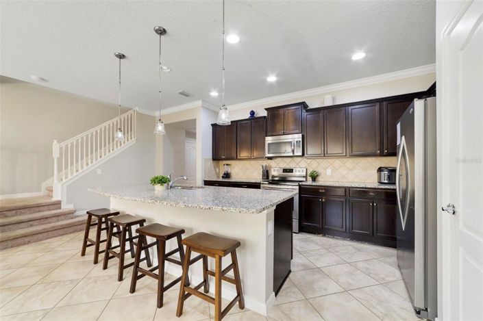 Image No.10-5 Bed Townhouse for sale