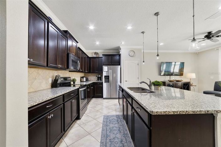 Image No.5-5 Bed Townhouse for sale