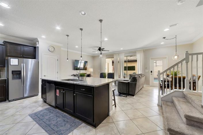 Image No.6-5 Bed Townhouse for sale