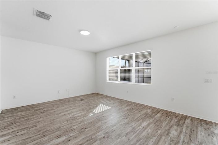 Image No.8-Propriété de 4 chambres à vendre à Clermont