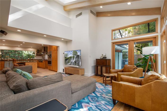 Image No.10-4 Bed Property for sale