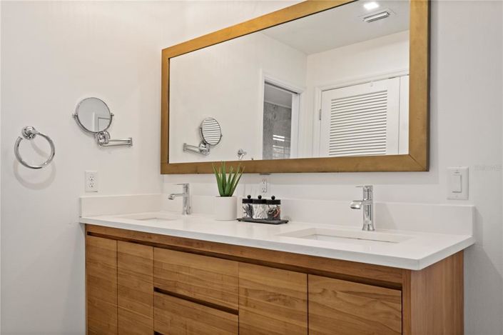 Image No.33-4 Bed Property for sale