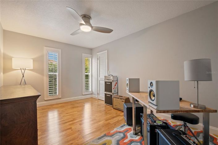 Image No.38-4 Bed Property for sale