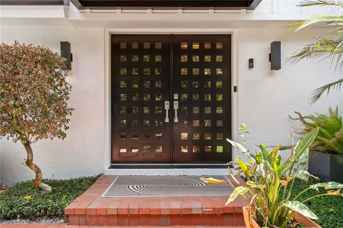 Image No.5-4 Bed Property for sale