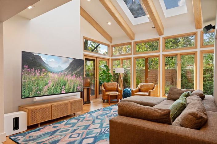 Image No.6-4 Bed Property for sale