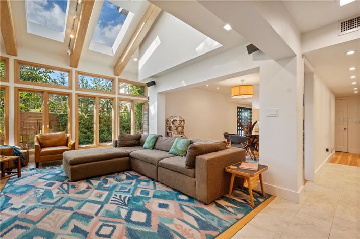 Image No.7-4 Bed Property for sale