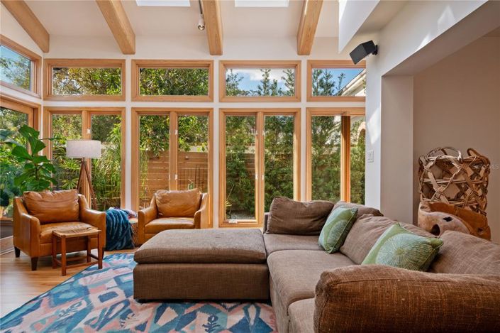 Image No.8-4 Bed Property for sale