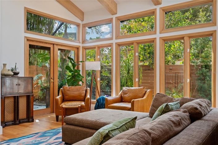 Image No.9-4 Bed Property for sale