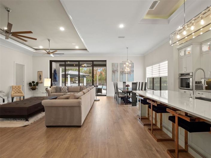 Image No.13-7 Bed Property for sale