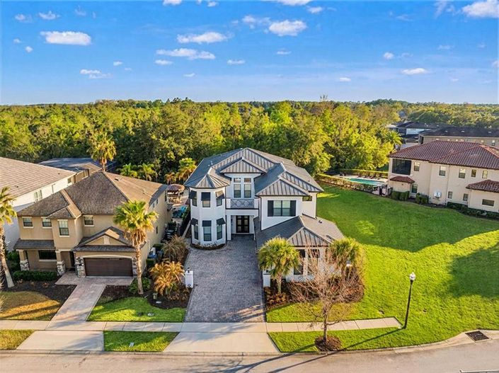 Image No.2-7 Bed Property for sale