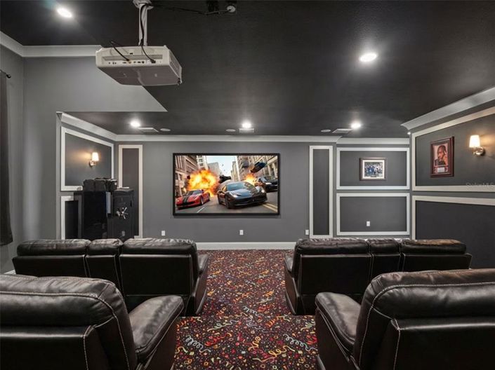 Image No.22-7 Bed Property for sale