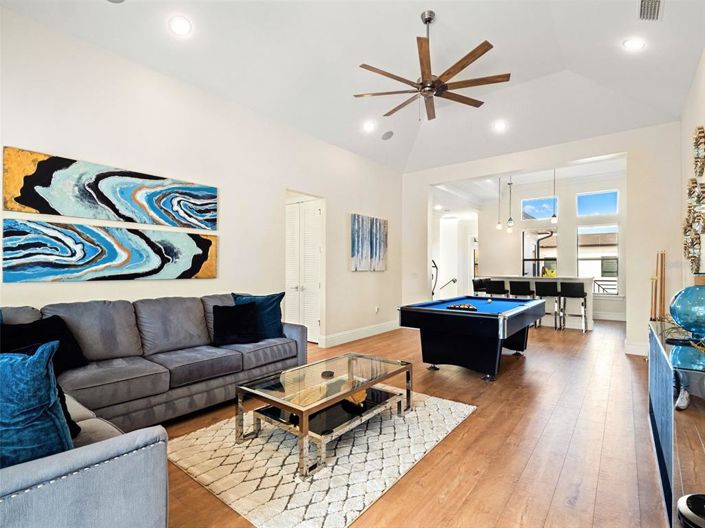 Image No.28-7 Bed Property for sale