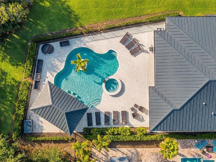 Image No.3-7 Bed Property for sale