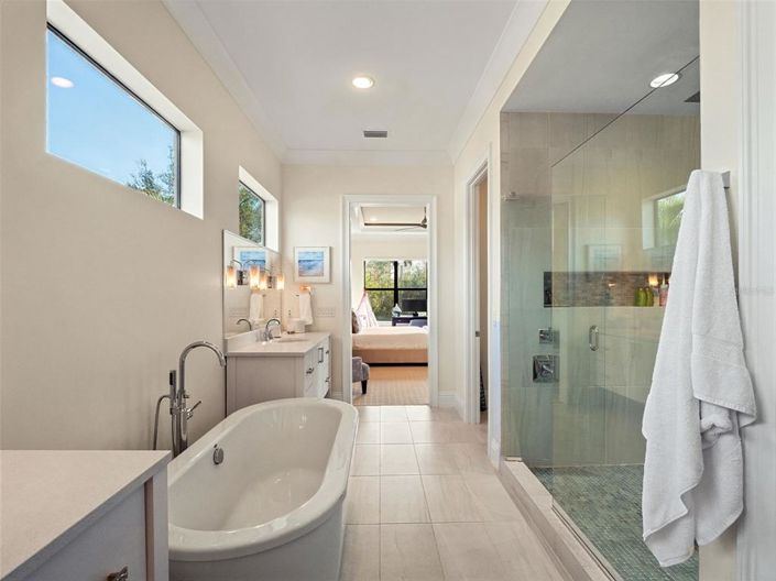 Image No.33-7 Bed Property for sale