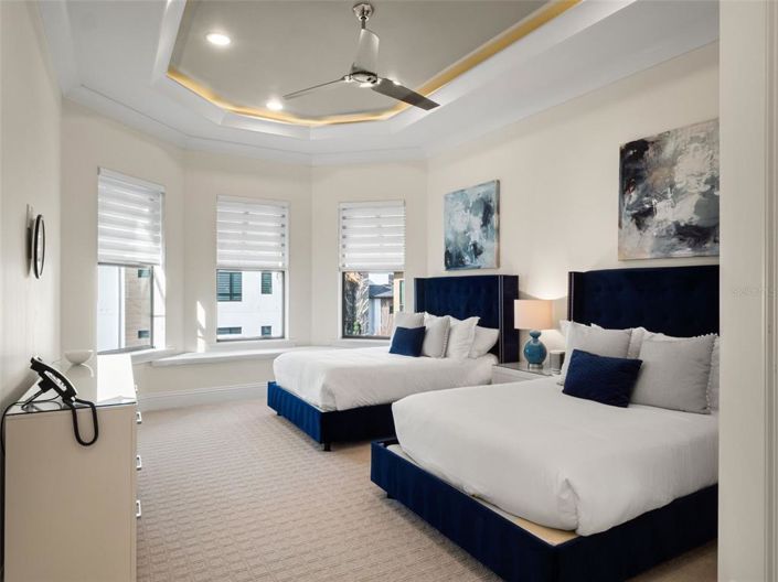 Image No.36-7 Bed Property for sale