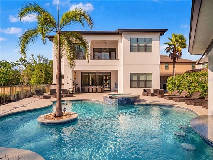 Image No.4-7 Bed Property for sale