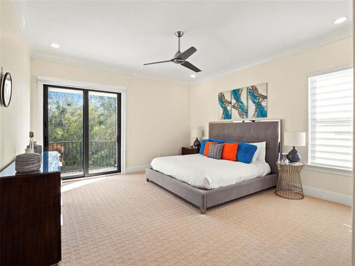 Image No.42-7 Bed Property for sale