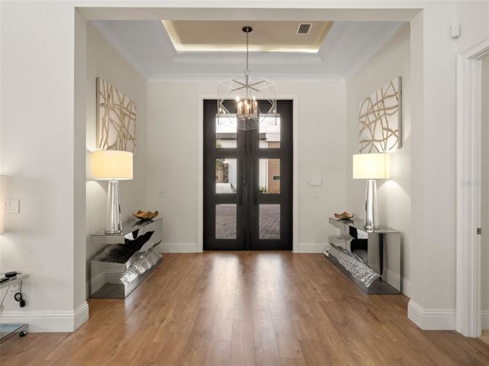 Image No.8-7 Bed Property for sale