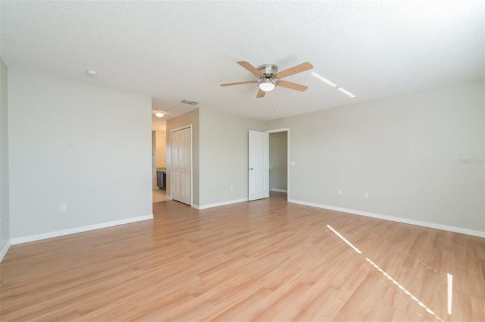 Image No.9-Propriété de 4 chambres à vendre à Kissimmee