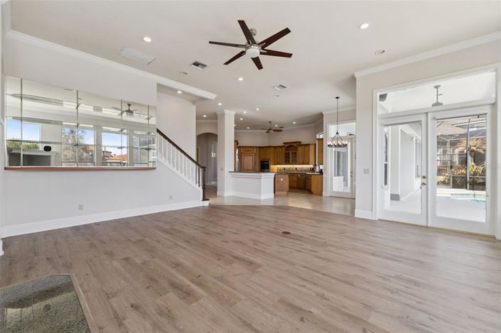 Image No.18-6 Bed Property for sale