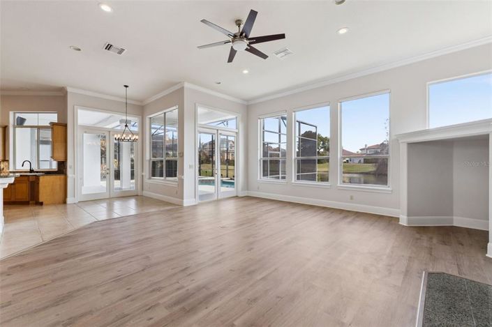 Image No.19-6 Bed Property for sale