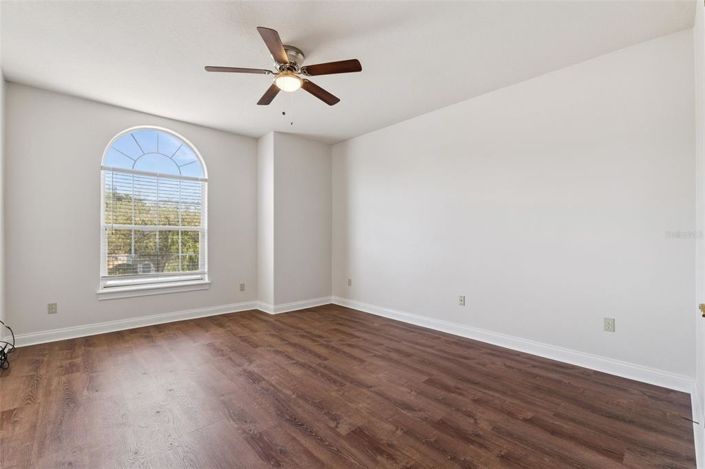 Image No.35-6 Bed Property for sale