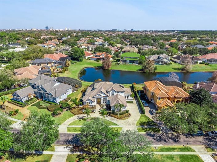 Image No.56-6 Bed Property for sale