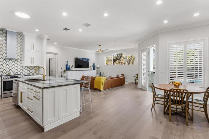 Image No.19-5 Bed Property for sale