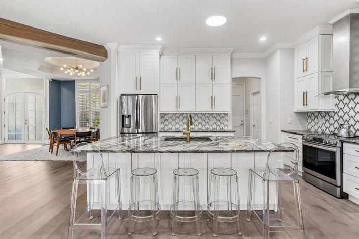 Image No.20-5 Bed Property for sale