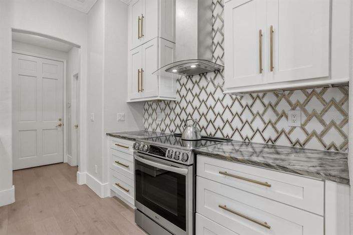 Image No.25-5 Bed Property for sale