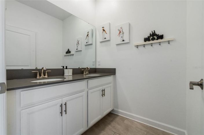 Image No.39-5 Bed Townhouse for sale