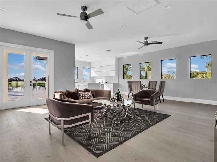 Image No.37-6 Bed Property for sale