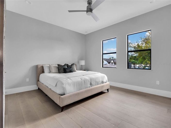 Image No.48-6 Bed Property for sale