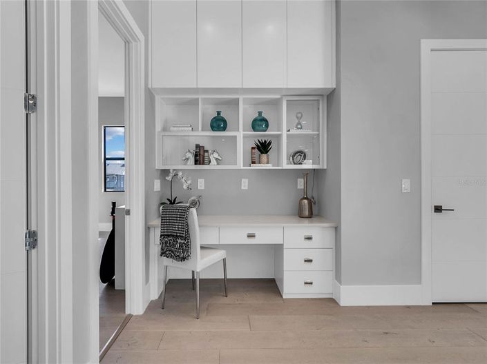 Image No.54-6 Bed Property for sale