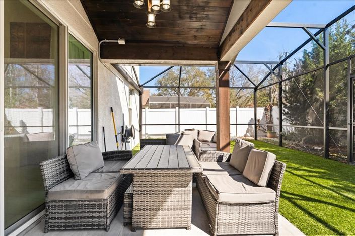 Image No.20-4 Bed Property for sale