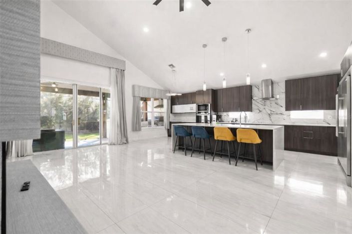 Image No.7-4 Bed Property for sale